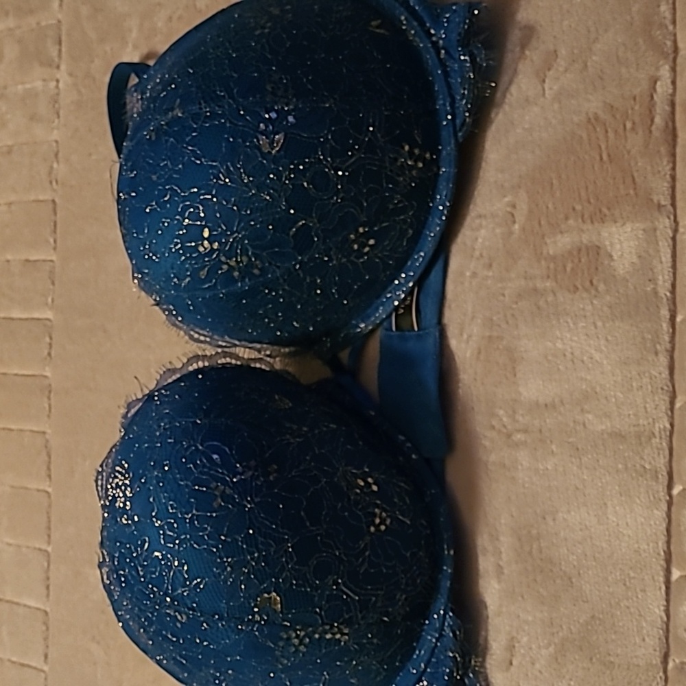 Victoria's Secret extreme push up bra